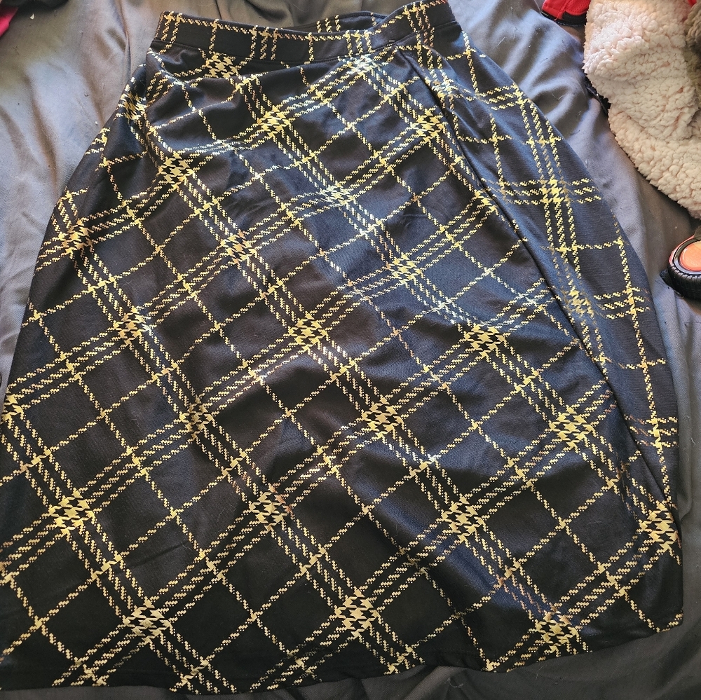 Laura Scott Skirt w/ Gold Accents Size Medium Petite